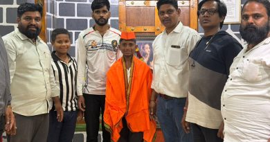 कापूरहोळ येथे स्वच्छता मोहीम; ‘भोरचा बगळ्याभाऊ’ व सहकाऱ्यांचा विशेष सत्कार