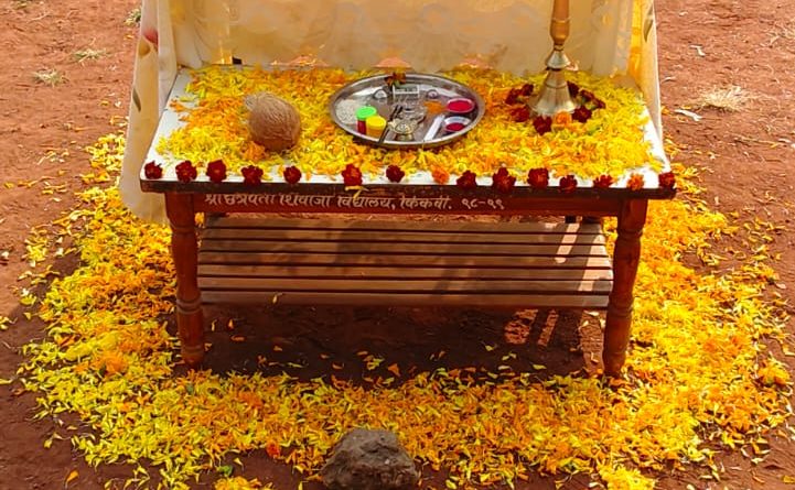 किकवी येथील श्री छत्रपती शिवाजी विद्यालयात भोंडला, गरबा व दांडियाचा उत्साह किकवी येथील श्री छत्रपती शिवाजी विद्यालयात भोंडला, गरबा व दांडियाचा उत्साह